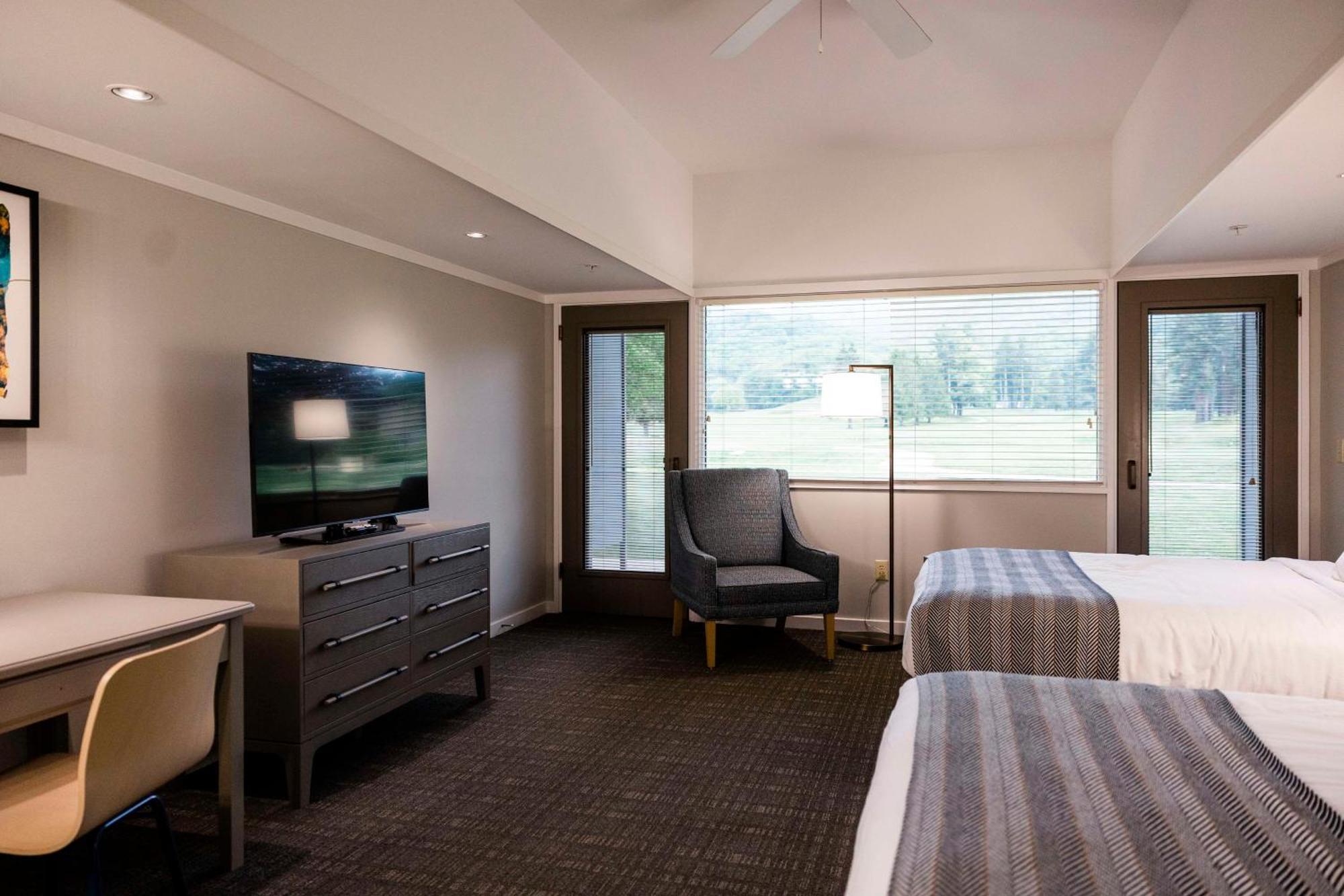 Waynesville Inn And Golf Club, Tapestry Collection By Hilton Exterior photo