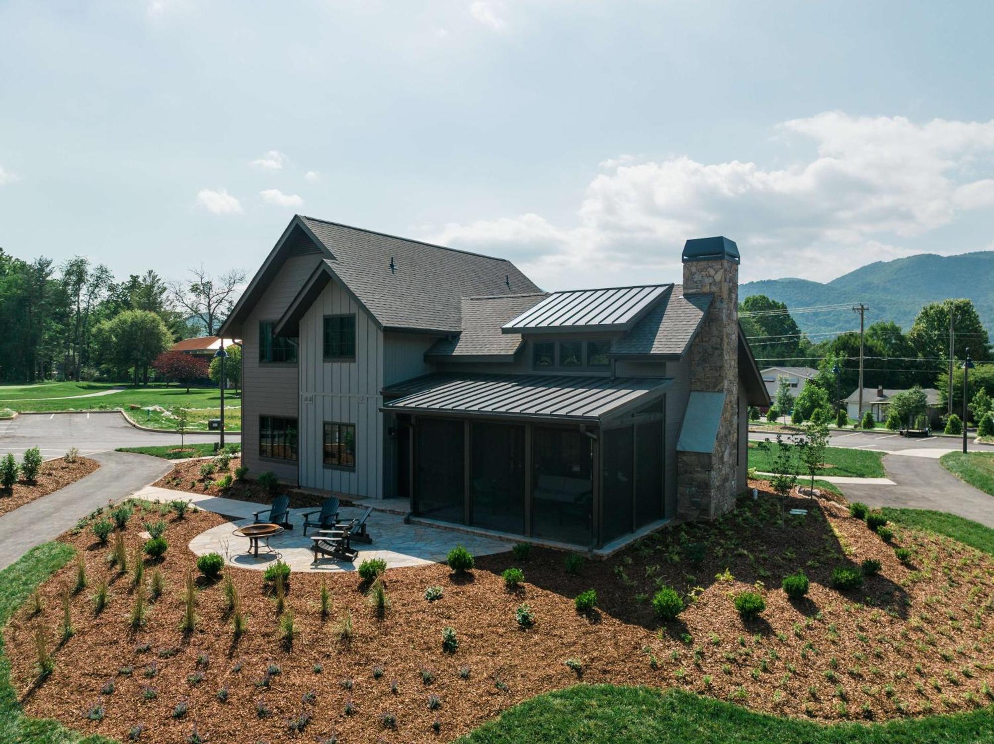 Waynesville Inn And Golf Club, Tapestry Collection By Hilton Exterior photo