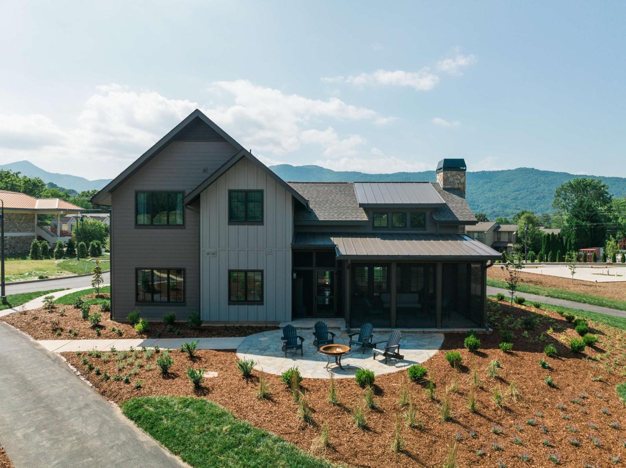 Waynesville Inn And Golf Club, Tapestry Collection By Hilton Exterior photo
